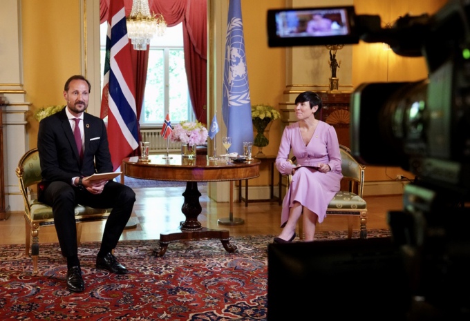 Kronprins Haakon og utenriksminister Ine Eriksen Søreide deltok sammen fra Oslo i den digitale mottakelsen med over 190 FN-ambassadører. Foto: Simen Løvberg Sund, Det kongelige hoff. 